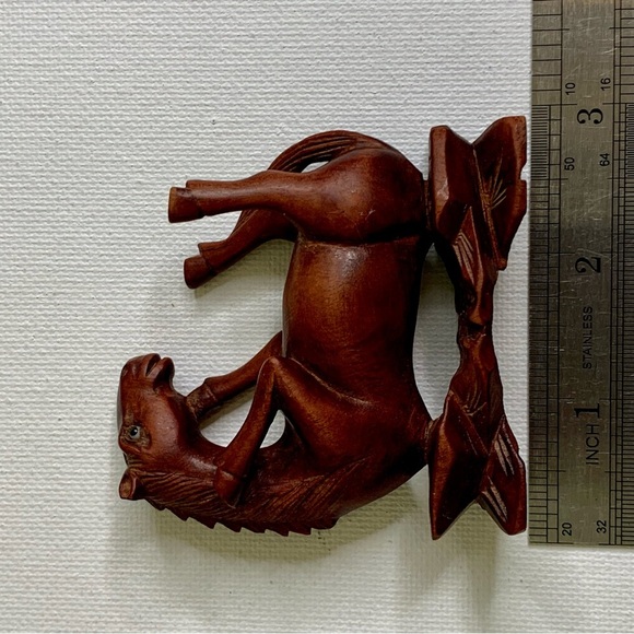 Vintage Red Boxwood Hand Carved Horse Netsuke Figurine W Inset Glass Eyes 2.75" - Picture 15 of 16